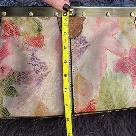Patricia Nash shoulder bag.  Measurements show in photos, 9 inch strap drop. - Picture 5 of 6
